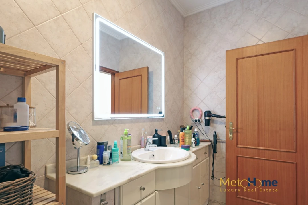 Apartamento T2 para Venda em Arcozelo Foto 31