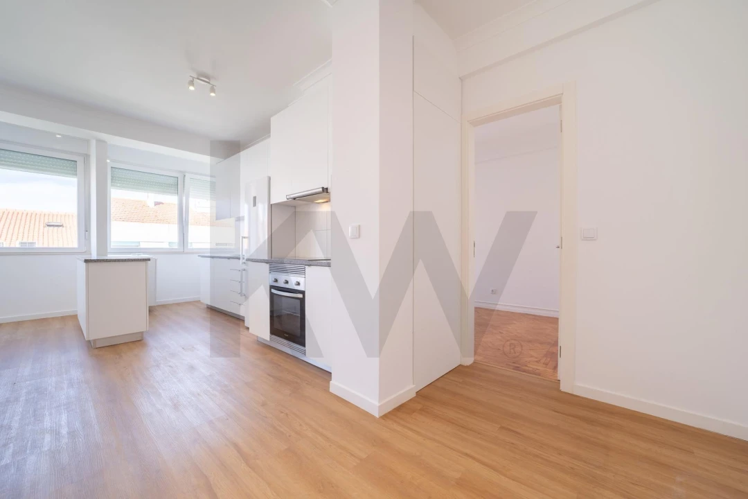 Apartamento T1 para Arrendamento em Campo de Ourique Foto 3
