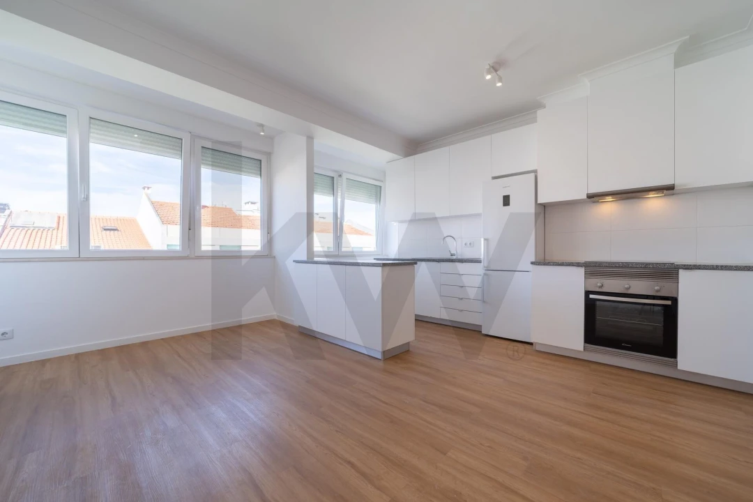 Apartamento T1 para Arrendamento em Campo de Ourique Foto 8