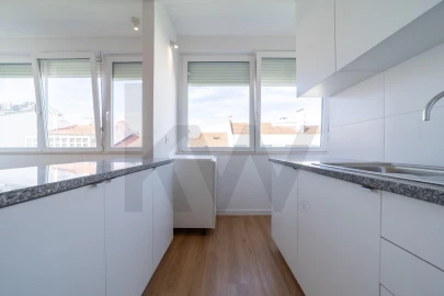 Apartamento T1 para Arrendamento em Campo de Ourique