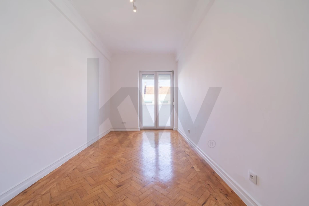 Apartamento T1 para Arrendamento em Campo de Ourique Foto 9