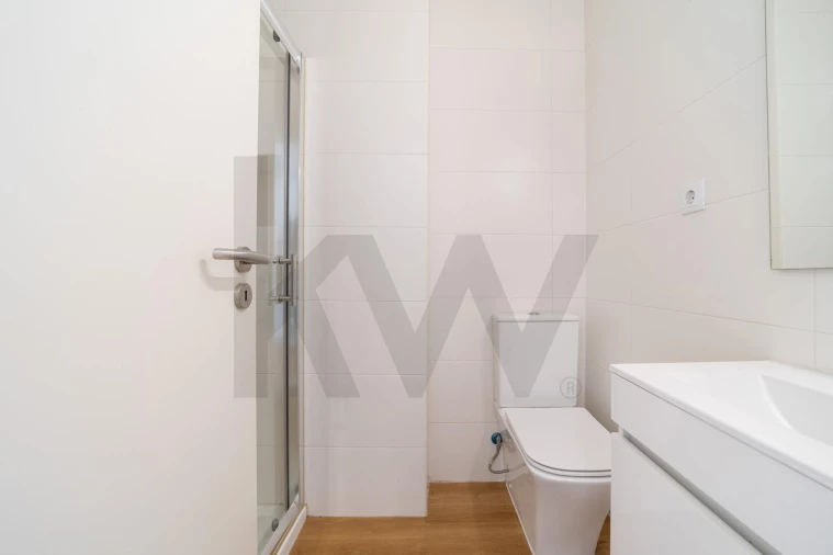 Apartamento T1 para Arrendamento em Campo de Ourique Foto 11