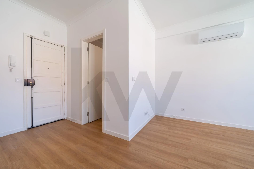 Apartamento T1 para Arrendamento em Campo de Ourique Foto 2