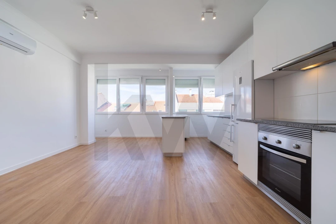 Apartamento T1 para Arrendamento em Campo de Ourique Foto 7