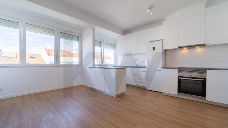 Apartamento T1 para Arrendamento em Campo de Ourique