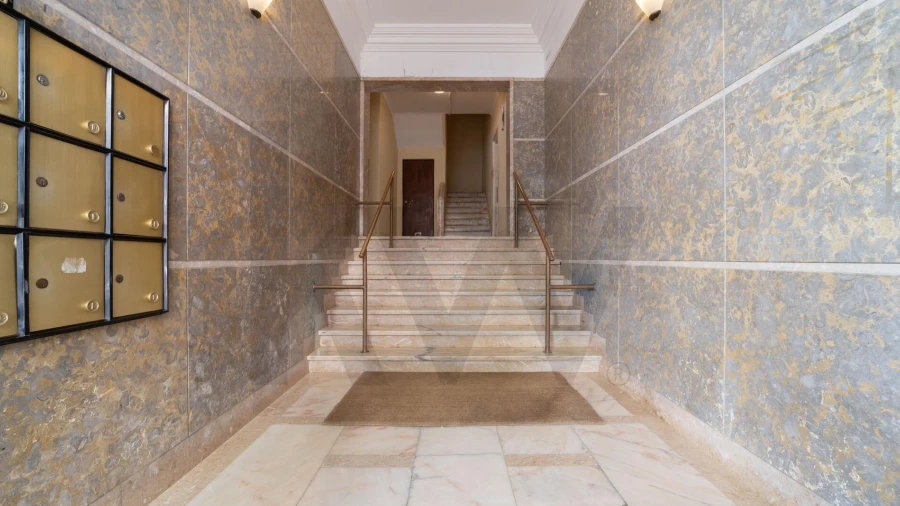 Apartamento T1 para Arrendamento em Campo de Ourique
