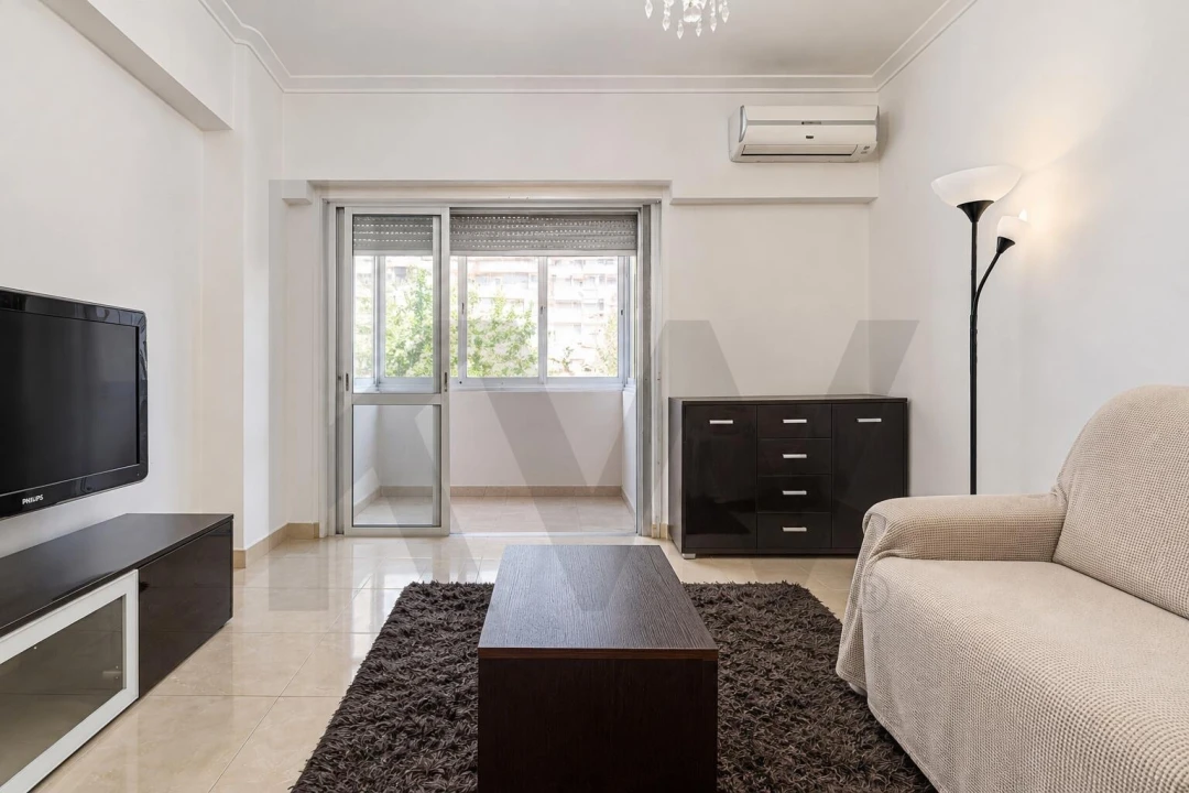 Apartamento T1 para Venda em Venteira Foto 6