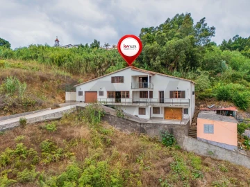 Moradia T4 para Venda em Santo Antonio