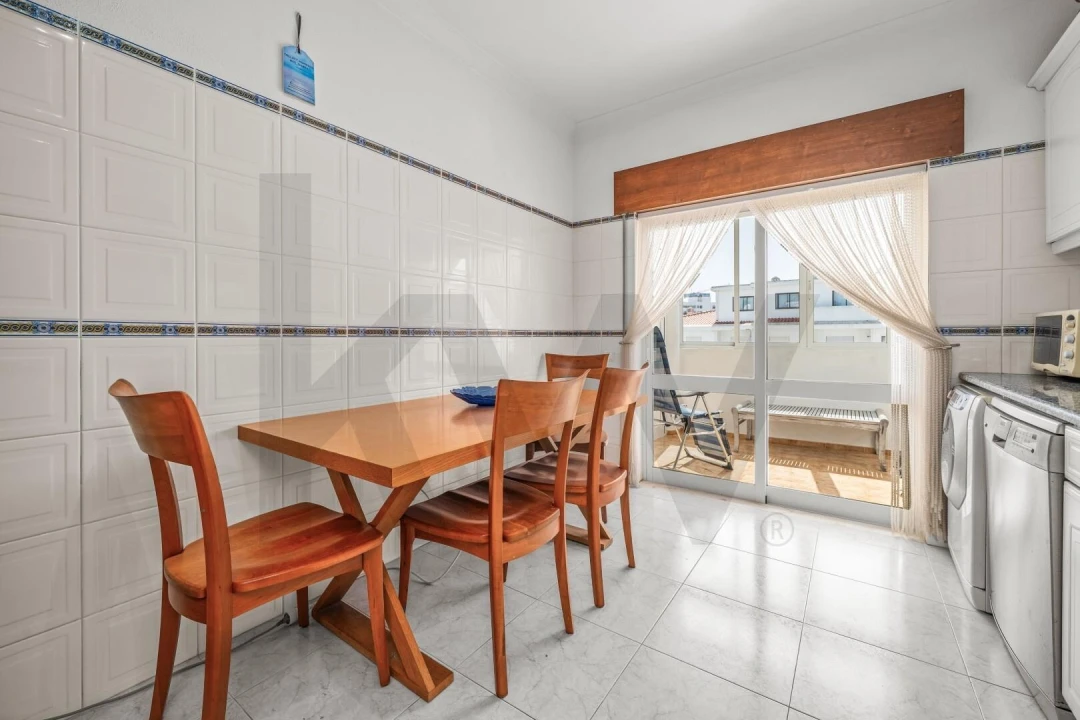 Apartamento T3 para Arrendamento em Lagos (São Sebastião e Santa Maria) Foto 11