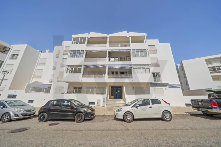 Apartamento T3 para Arrendamento em Lagos (São Sebastião e Santa Maria) Foto 2