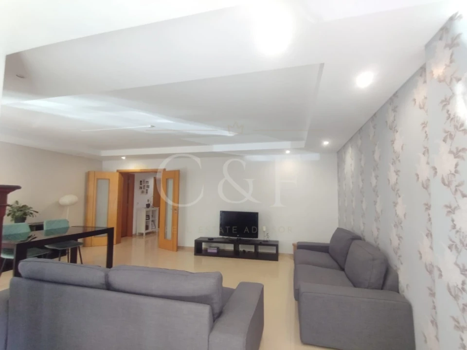 Apartamento T3 para Venda em Alfragide Foto 2