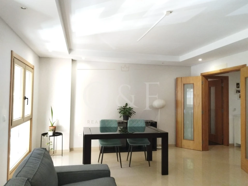 Apartamento T3 para Venda em Alfragide Foto 3