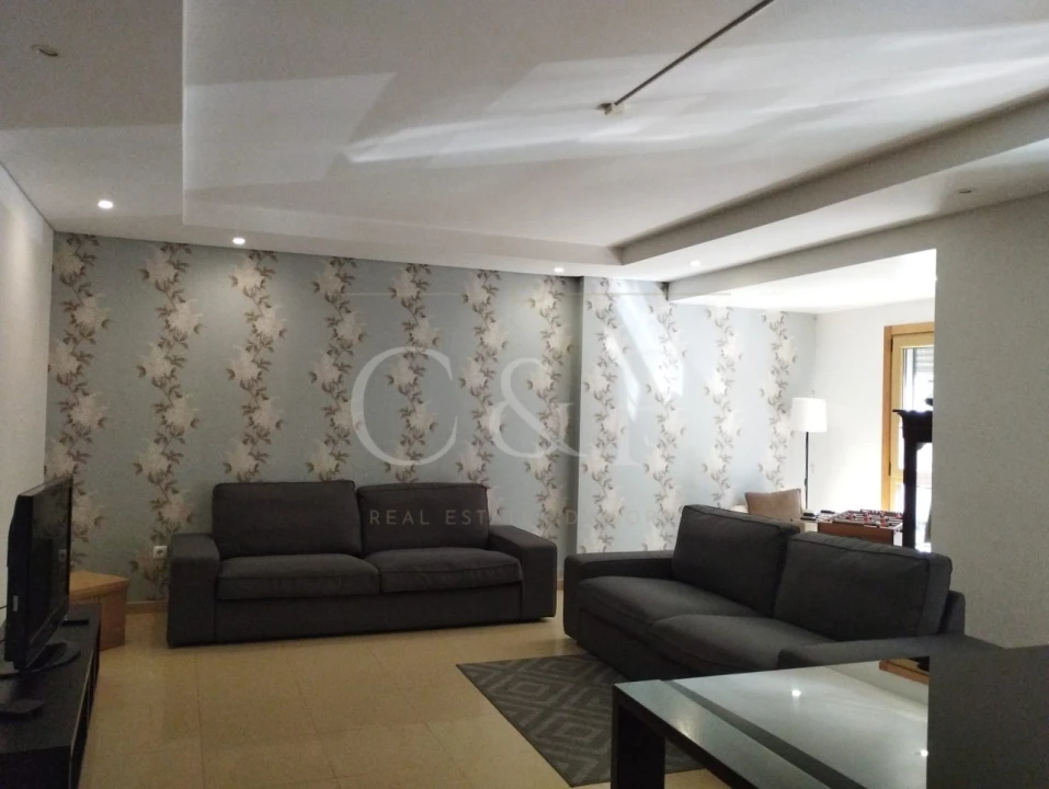Apartamento T3 para Venda em Alfragide Foto 7