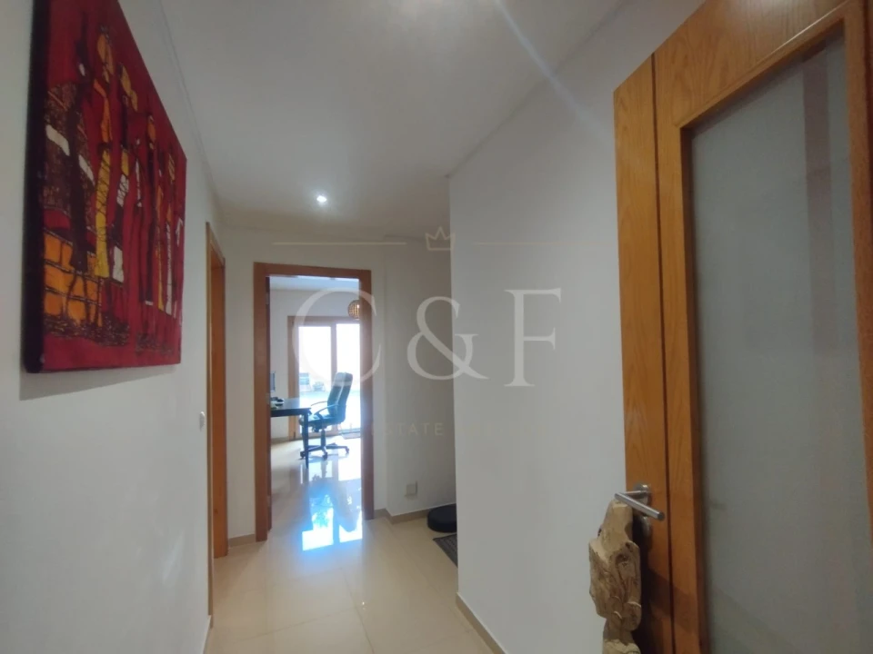 Apartamento T3 para Venda em Alfragide Foto 11