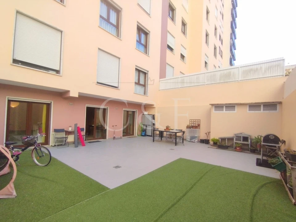 Apartamento T3 para Venda em Alfragide Foto 17