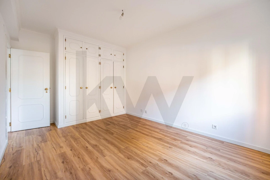 Apartamento T2 para Venda em Algueirão-Mem Martins Foto 14