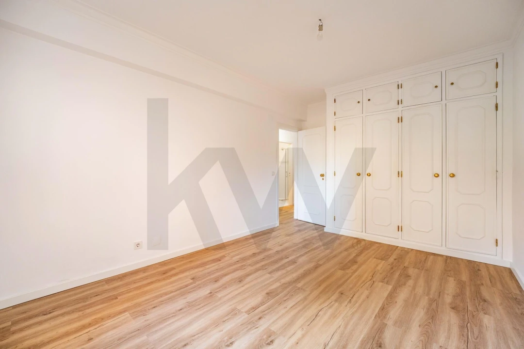 Apartamento T2 para Venda em Algueirão-Mem Martins Foto 13