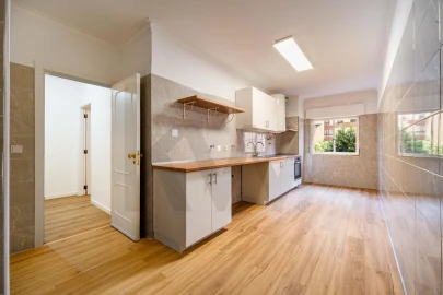 Apartamento T2 para Venda em Algueirão-Mem Martins