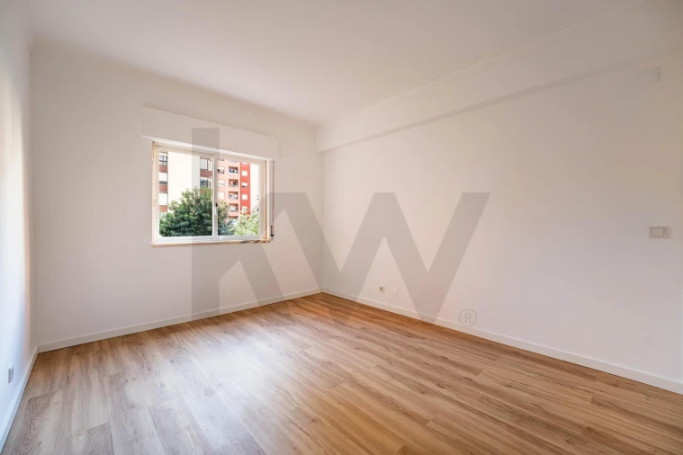 Apartamento T2 para Venda em Algueirão-Mem Martins Foto 12