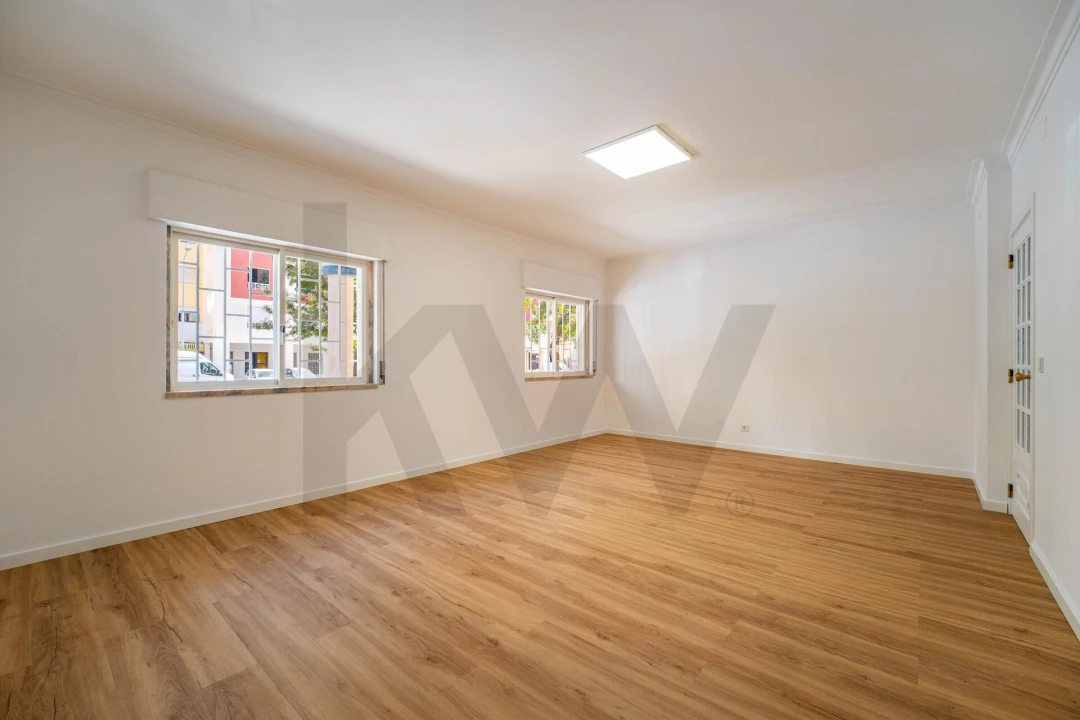 Apartamento T2 para Venda em Algueirão-Mem Martins Foto 6