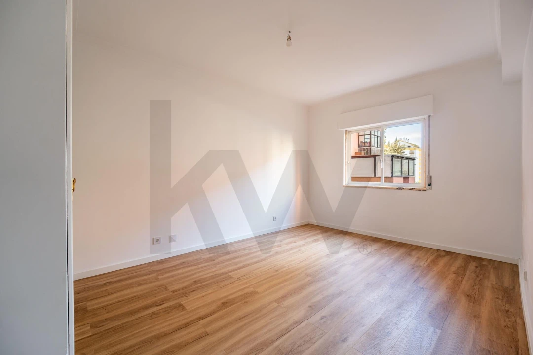 Apartamento T2 para Venda em Algueirão-Mem Martins Foto 11