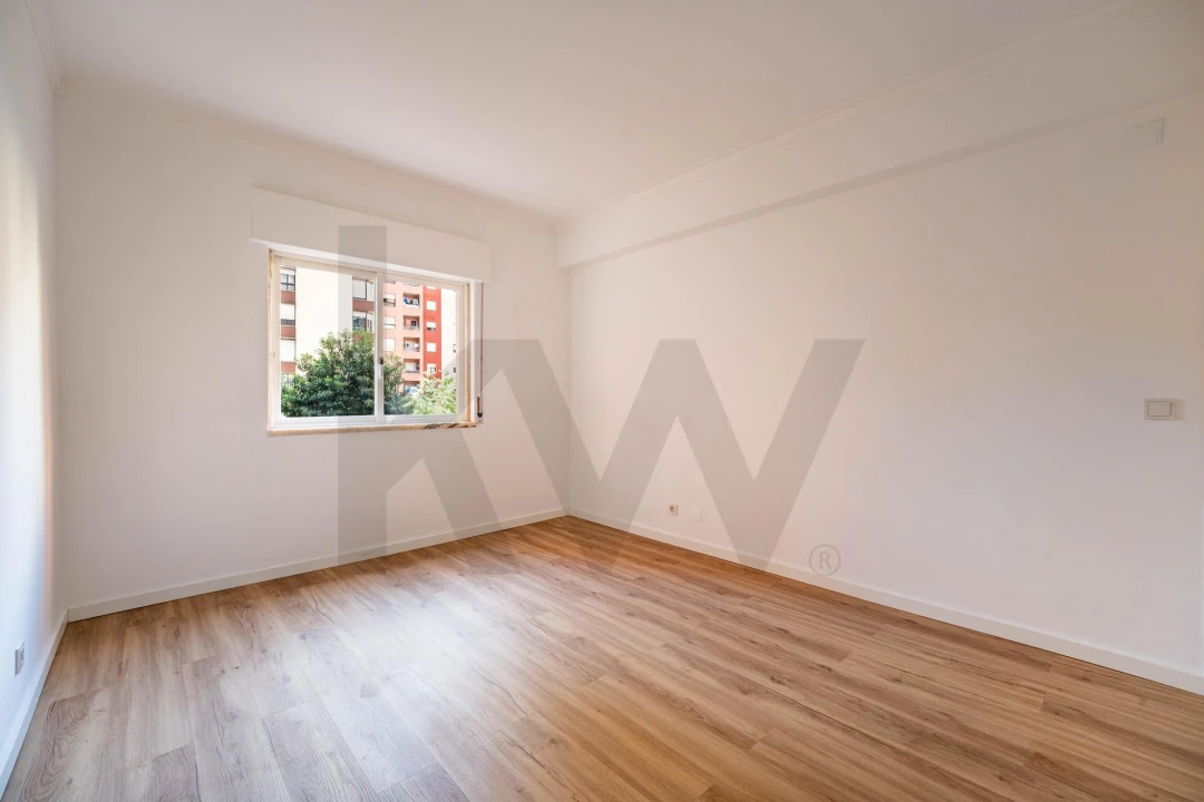 Apartamento T2 para Venda em Algueirão-Mem Martins Foto 12
