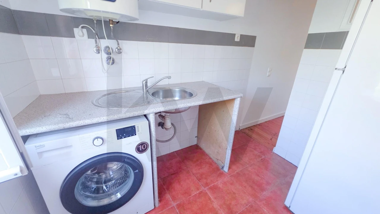 Apartamento T3 para Arrendamento em Misericórdia Foto 8