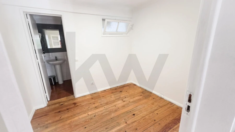 Apartamento T3 para Arrendamento em Misericórdia Foto 13