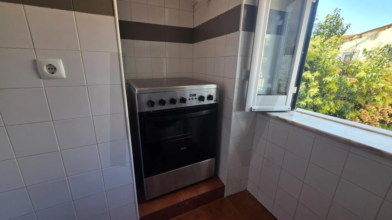 Apartamento T3 para Arrendamento em Misericórdia Foto 10