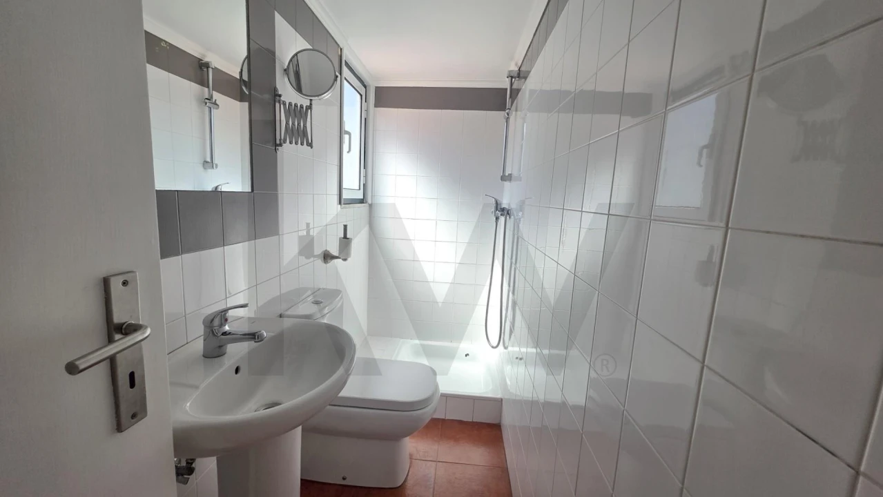 Apartamento T3 para Arrendamento em Misericórdia Foto 20