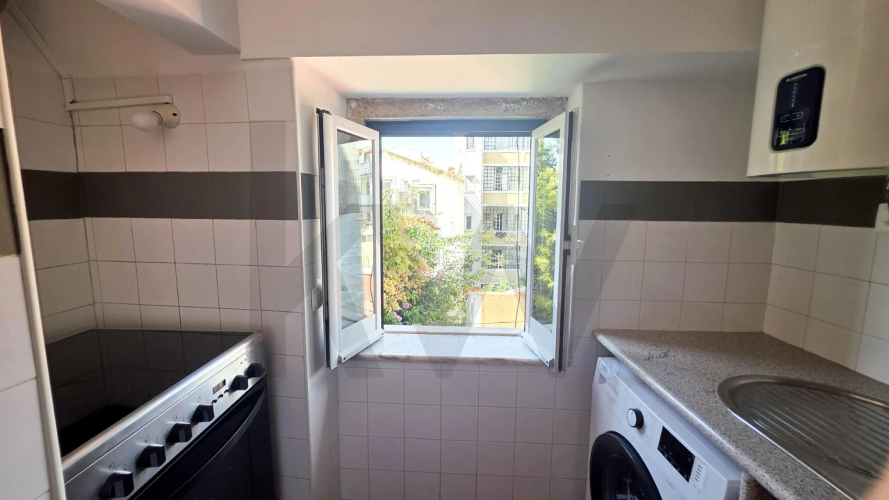Apartamento T3 para Arrendamento em Misericórdia Foto 9