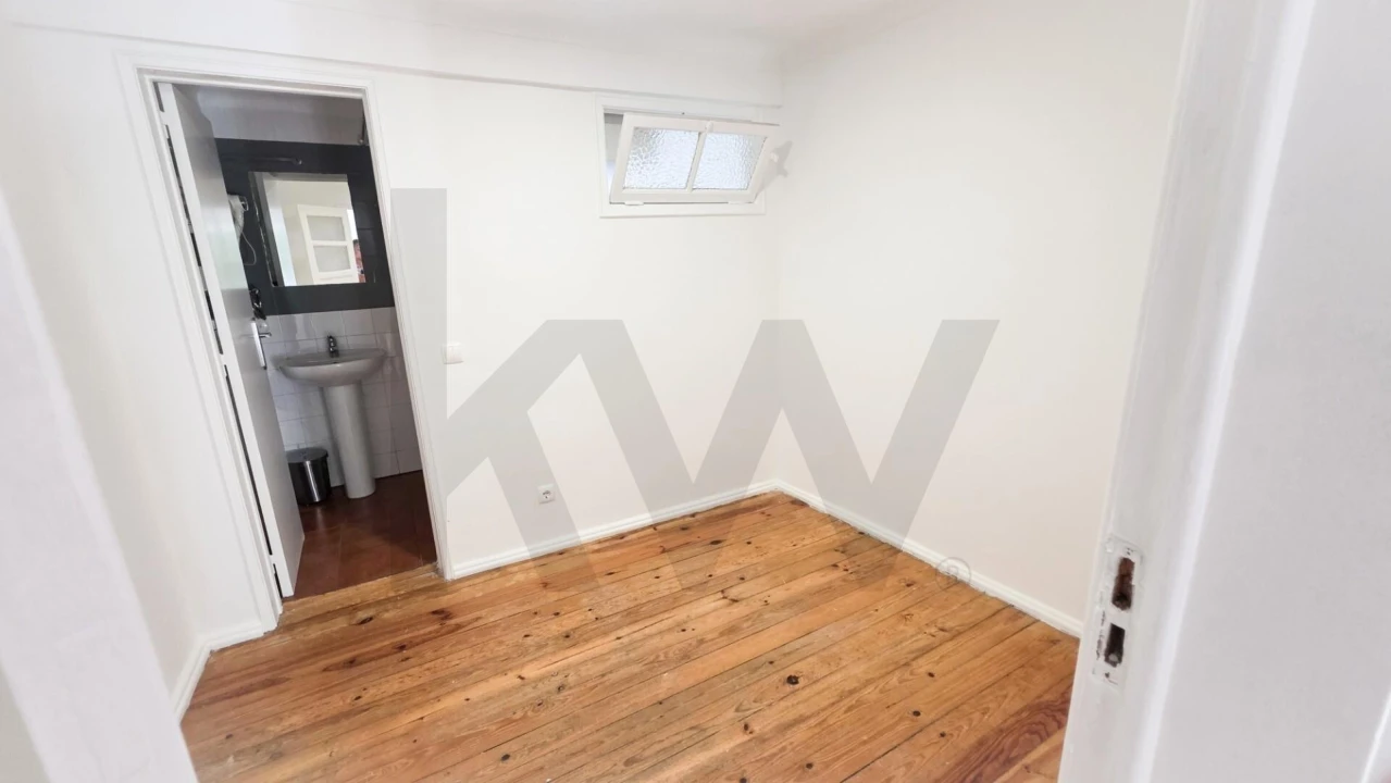 Apartamento T3 para Arrendamento em Misericórdia Foto 13