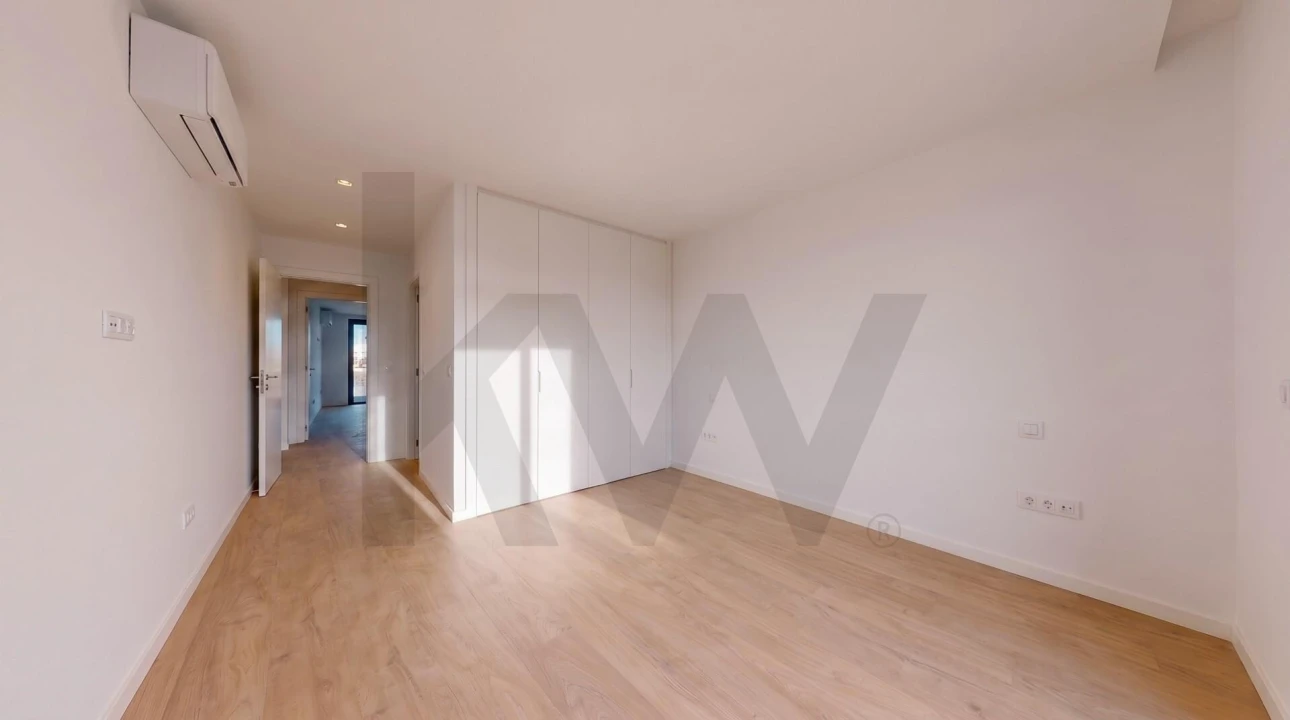 Apartamento T3 para Venda em Carnaxide e Queijas Foto 25