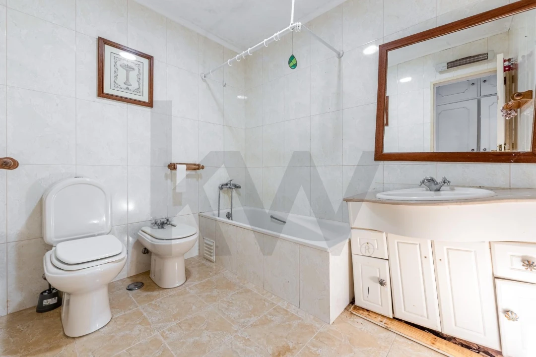Apartamento T3 para Venda em São Domingos de Rana Foto 16