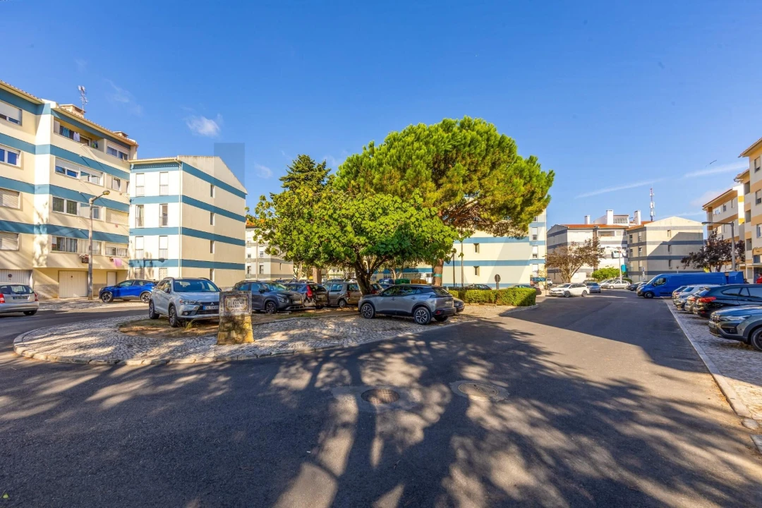 Apartamento T3 para Venda em São Domingos de Rana Foto 25