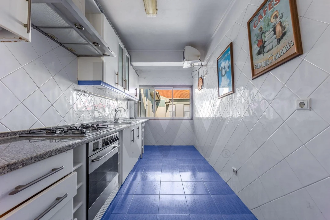 Apartamento T3 para Venda em São Domingos de Rana Foto 9