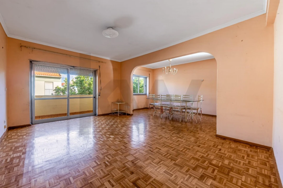 Apartamento T3 para Venda em São Domingos de Rana Foto 1
