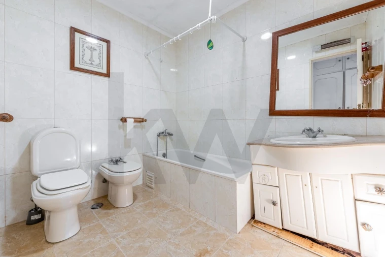 Apartamento T3 para Venda em São Domingos de Rana Foto 16