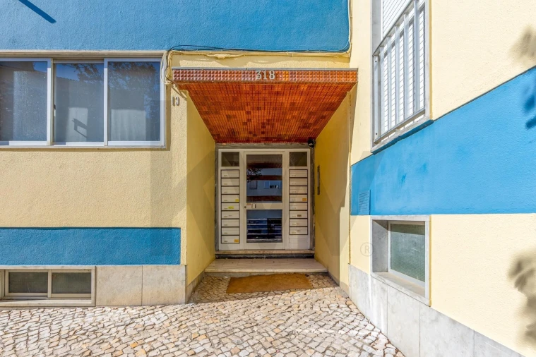 Apartamento T3 para Venda em São Domingos de Rana Foto 26