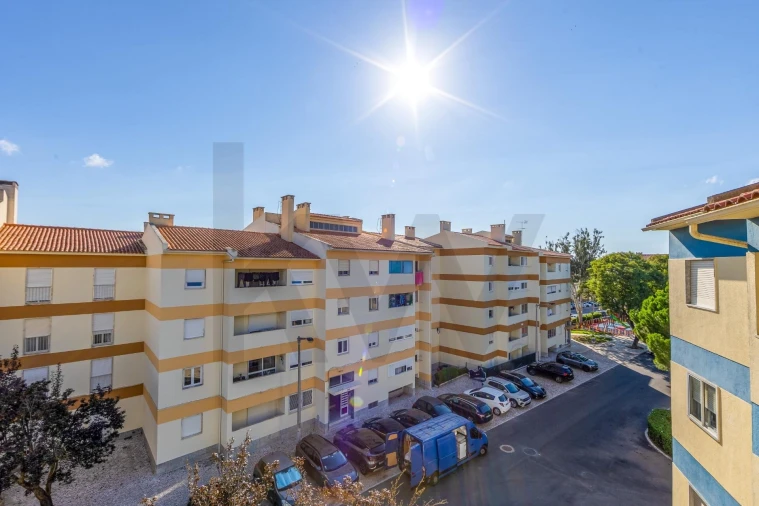 Apartamento T3 para Venda em São Domingos de Rana Foto 8