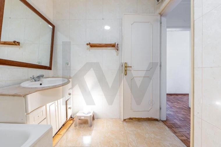 Apartamento T3 para Venda em São Domingos de Rana Foto 17