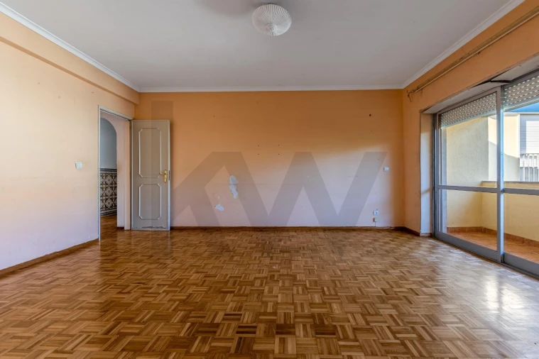 Apartamento T3 para Venda em São Domingos de Rana Foto 3