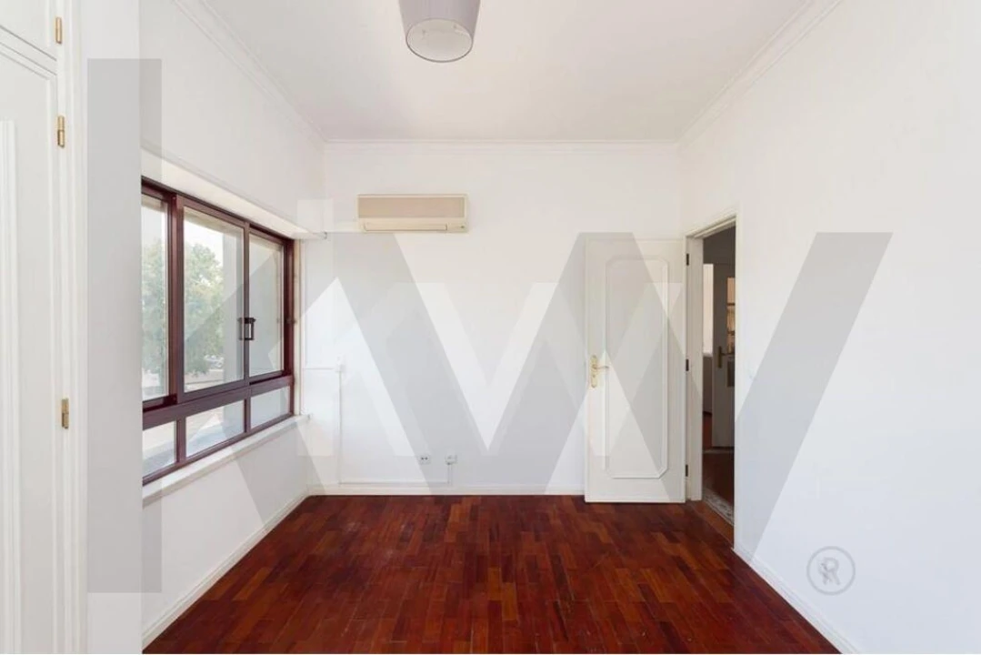 Apartamento T3 para Arrendamento em Algés, Linda-A-Velha e Cruz Quebrada-Dafundo Foto 11