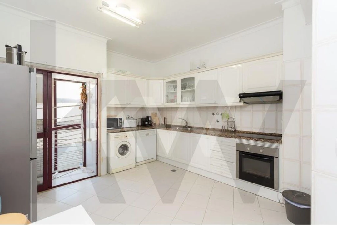 Apartamento T3 para Arrendamento em Algés, Linda-A-Velha e Cruz Quebrada-Dafundo Foto 5