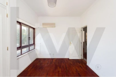 Apartamento T3 para Arrendamento em Algés, Linda-A-Velha e Cruz Quebrada-Dafundo