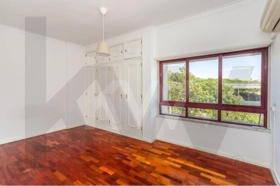 Apartamento T3 para Arrendamento em Algés, Linda-A-Velha e Cruz Quebrada-Dafundo