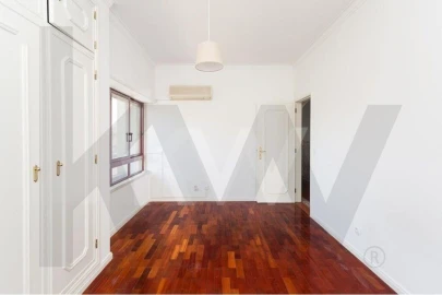 Apartamento T3 para Arrendamento em Algés, Linda-A-Velha e Cruz Quebrada-Dafundo