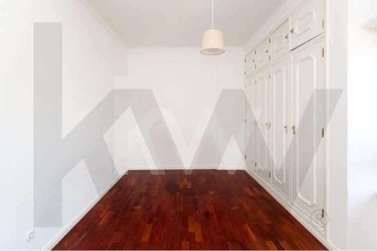 Apartamento T3 para Arrendamento em Algés, Linda-A-Velha e Cruz Quebrada-Dafundo Foto 12