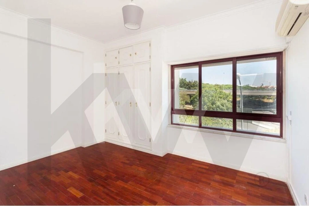Apartamento T3 para Arrendamento em Algés, Linda-A-Velha e Cruz Quebrada-Dafundo Foto 8