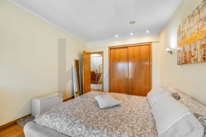 Moradia T4 para Venda em Feitosa